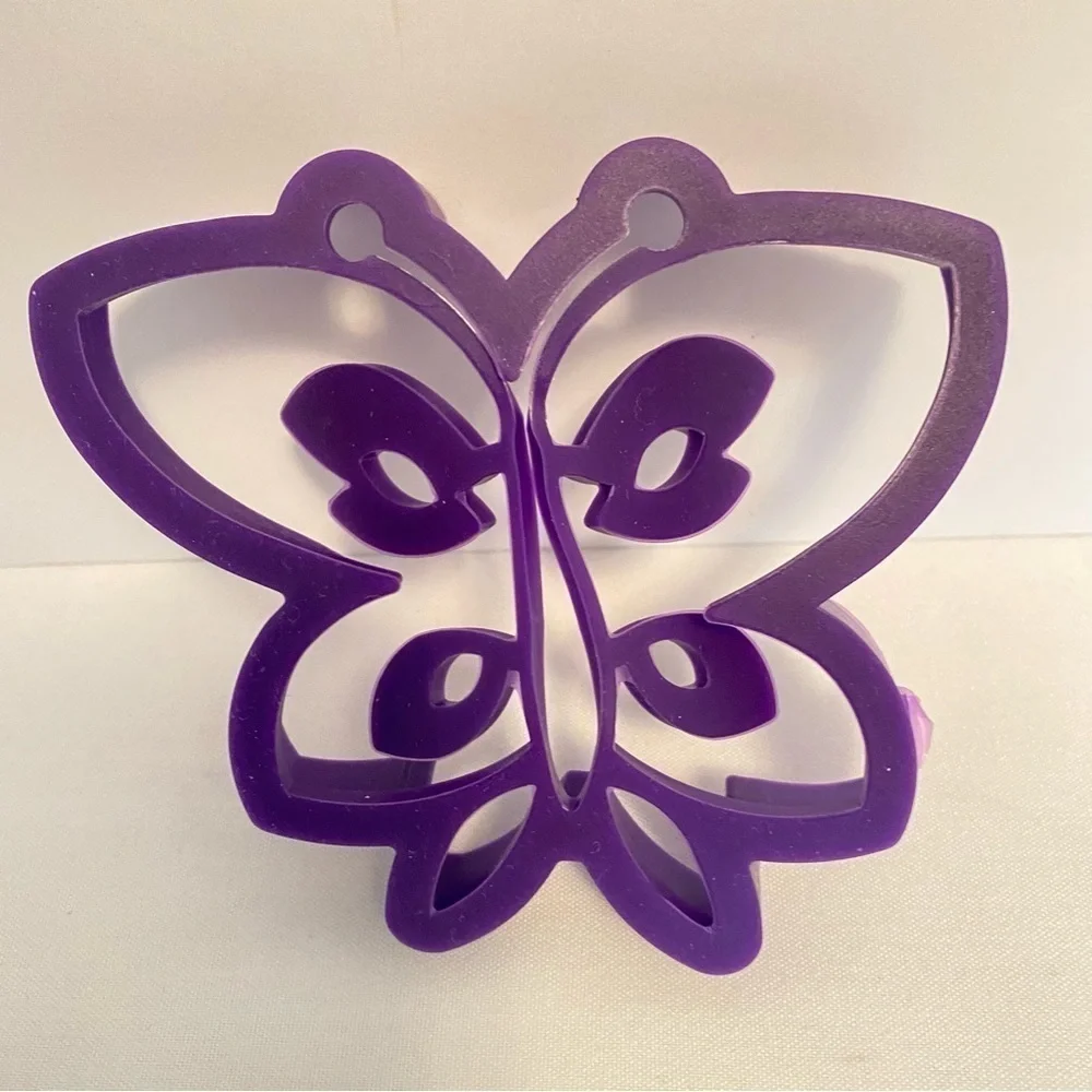 Disney Encanto 3 Piece Silicone Breakfast Molds And 3 Magnets New Without Tags